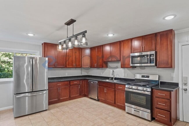 Photo - 9 La Salle Ave