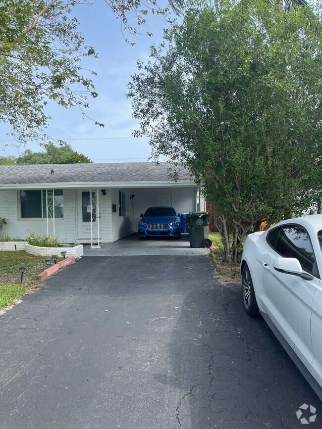 Building Photo - 330 NE 42nd Ct Rental
