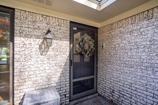2108 Forest Hills Rd