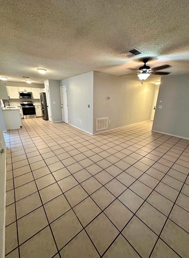Photo - 3 bedroom 2 bathroom house fully fenced in...