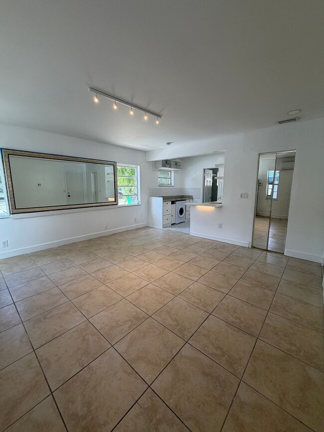 Photo - 231 SW 15th St