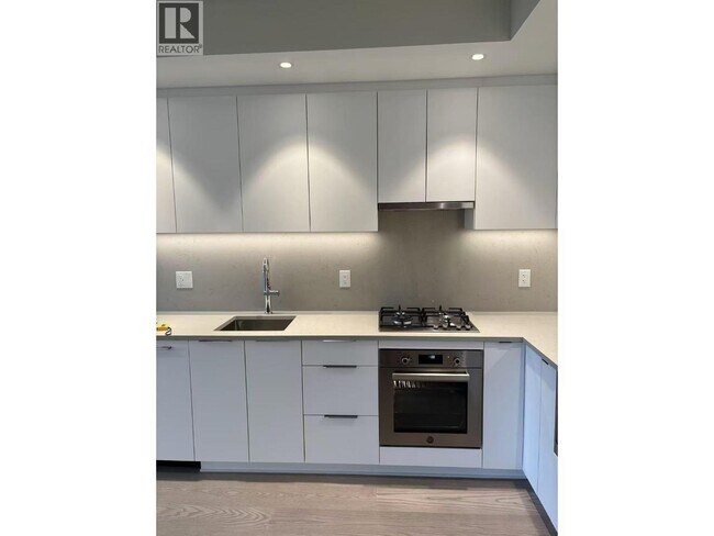 Photo - 6138 Birney Ave Unité 610