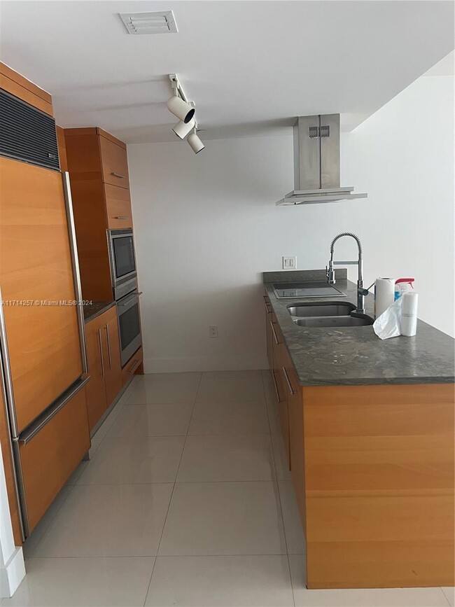 Photo - 495 Brickell Ave