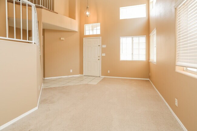 Photo - 7525 Wandering St