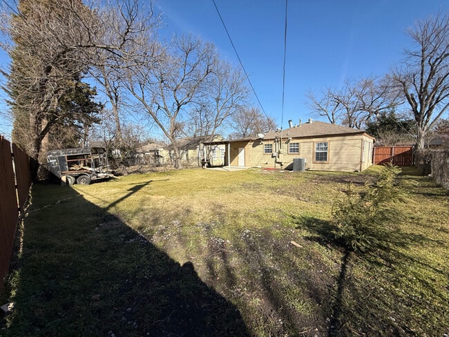 Photo - 1209 Shady Ln