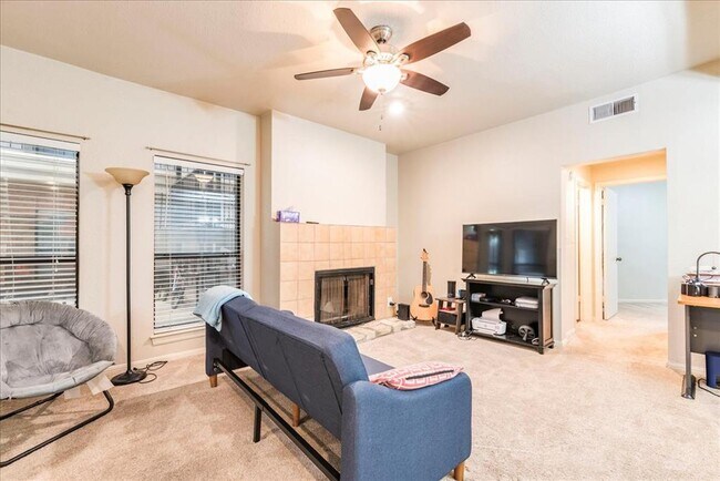 Photo - 1910 Robbins Pl Unidad 104 Rental