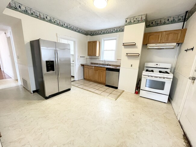 Building Photo - 50 Crescent Ave Unit 2T