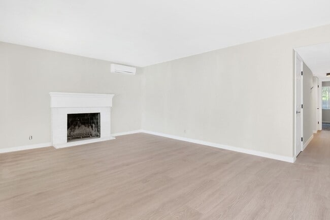 Photo - 611-613 Russell Boulevard Unidad 613