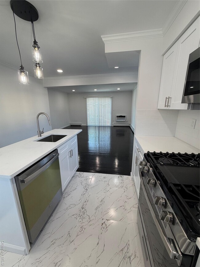 Building Photo - 8 Central Dr Unit 4