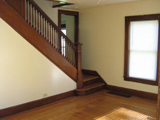 Photo - 121 Sedgwick St