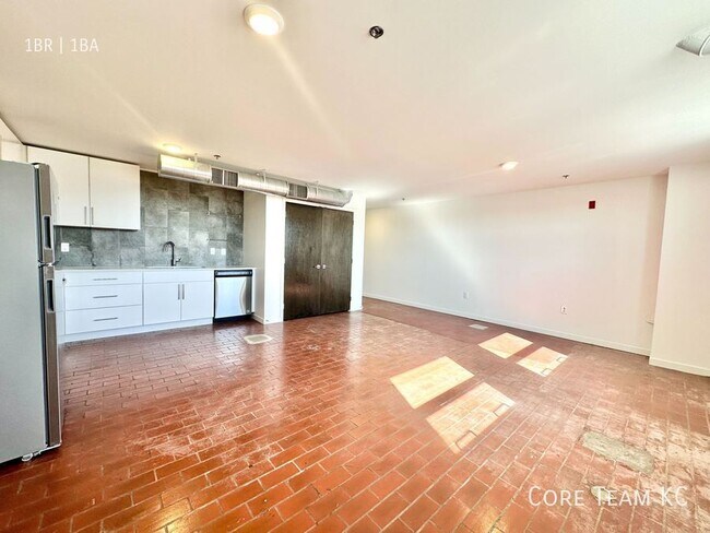 Photo - 1180 E 30th St Unit 230