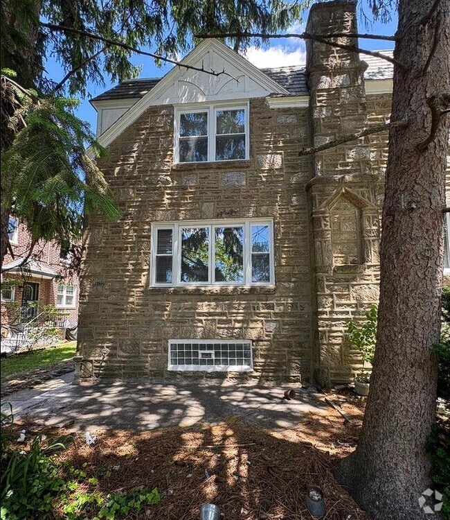 Building Photo - 6487 Milton St Rental
