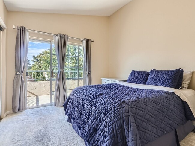 Photo - Evolve Real Estate: Bright 1 Bedroom Condo with  Private Garage near DTC!