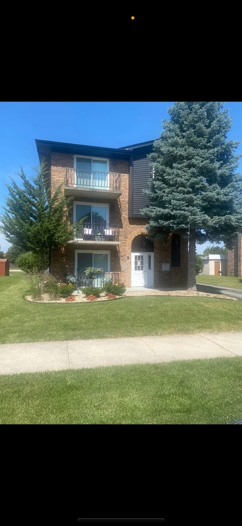 Building Photo - 16552 Crescent Ave Unit 3