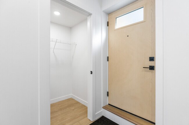 Photo - 9805-9153 153 St NW Unité BSMT 9805