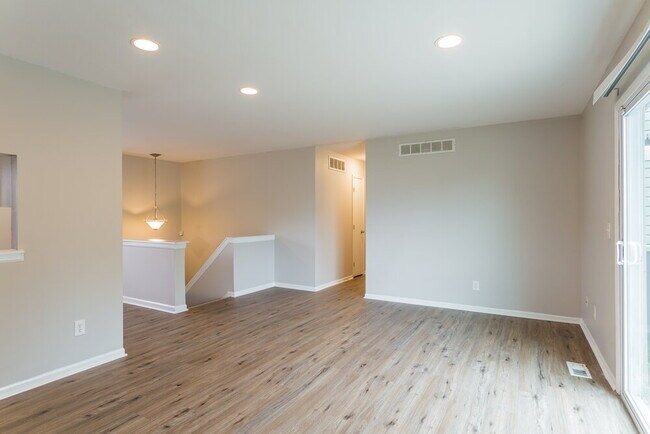 Photo - 1024 Esther Dr