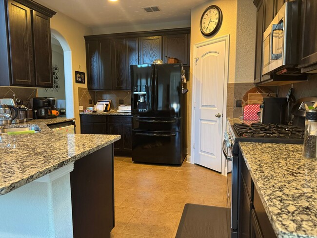 Photo - 517 Whittmen Ave