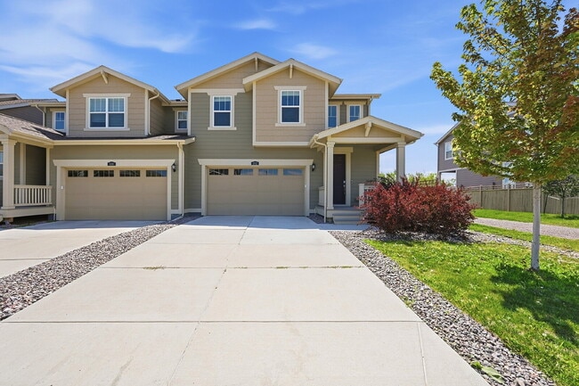 Building Photo - $2,995.95-3-Bed, 2.5-Bath Updated Townhouse in Broomfield!