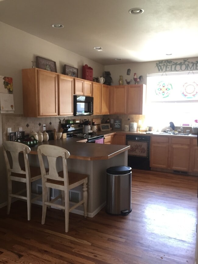 Photo - Beautiful, Dog Friendly,  3 Bedroom, 2.5 B...