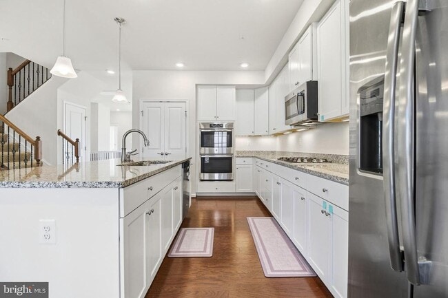 Photo - 13735 Air and Space Museum Pkwy