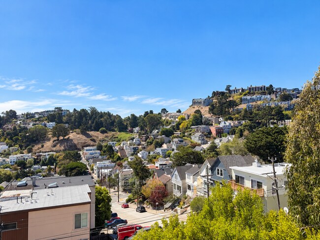 2031 Castro St Unit 12