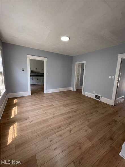 Photo - 946 E 79th St Unidad 2