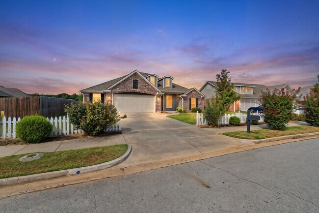8912 Wildwood Way