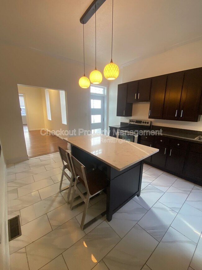 Photo - 2905 S 18th St