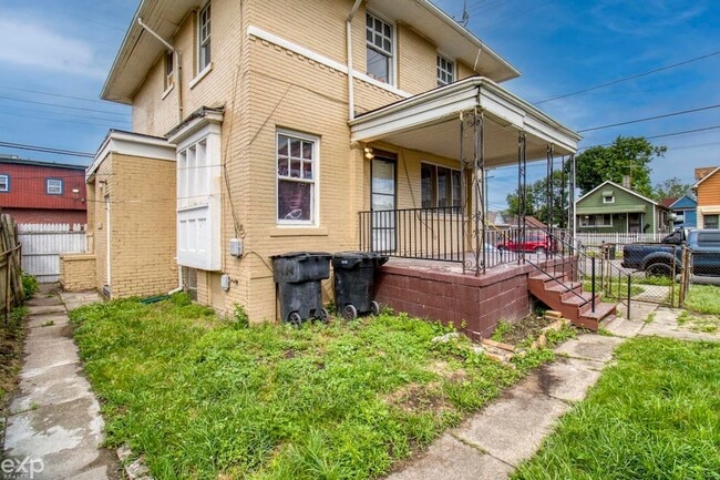Photo - 5421 Toledo St