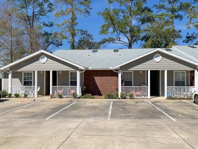 Building Photo - 4014 SW 26th Dr Unit 28 Rental