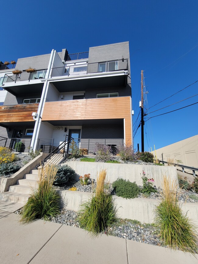 Photo - 2851 W 21st Ave