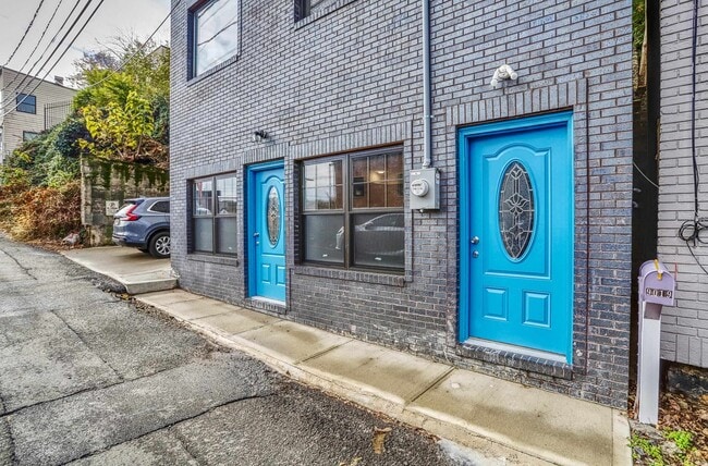 Photo - 9017 Riverside Pl