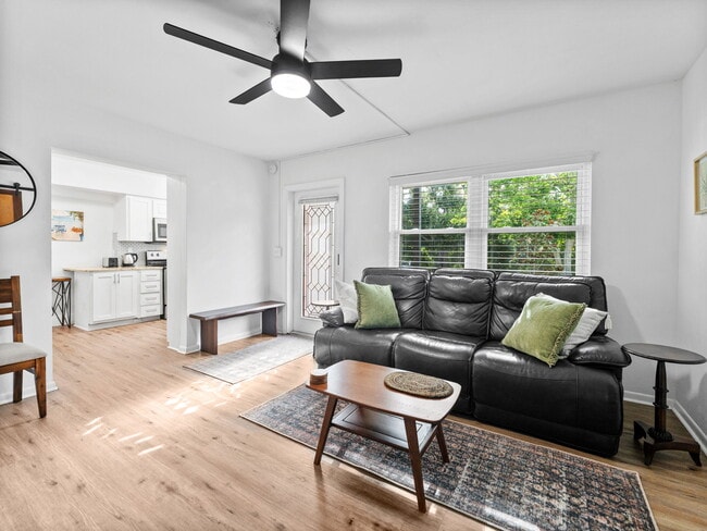 Photo - 4510 N Jamaica St