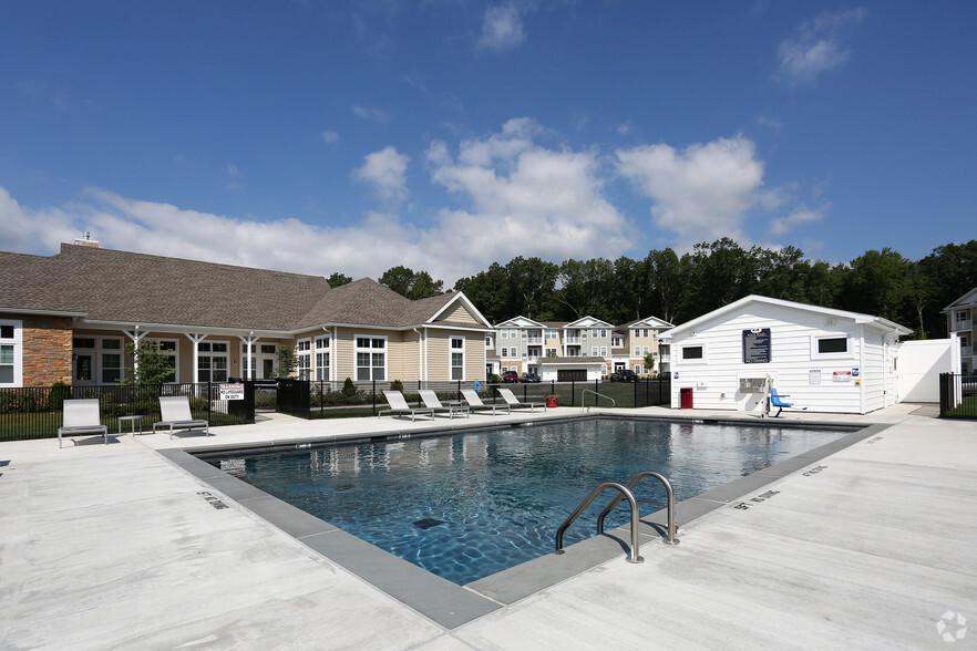 The Arbors at Brighton Park Apartments For Rent in Bloomfield, CT ...