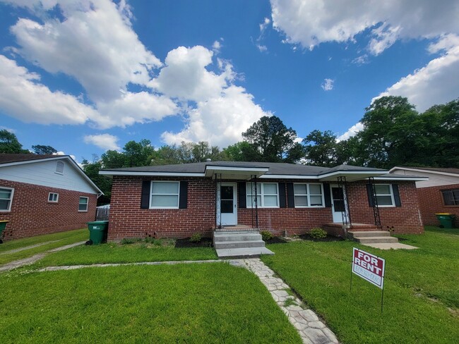 Building Photo - 724 Covington Ave