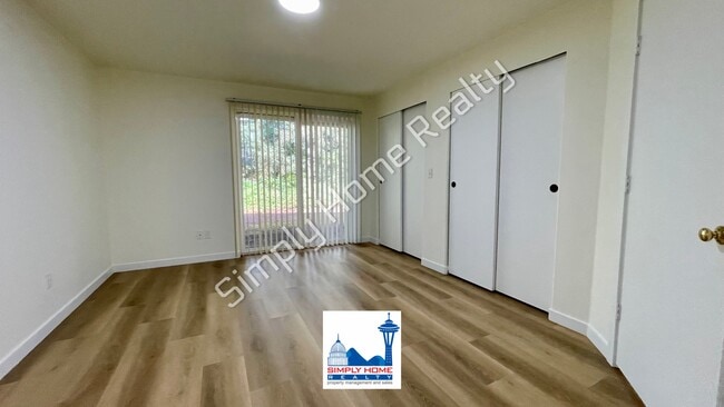 Photo - MOVE-IN READY LUXURY RENTAL - Beautifully Renovated 3 Bedroom, 2 Bathroom Duplex in Quiet Cul-de-...
