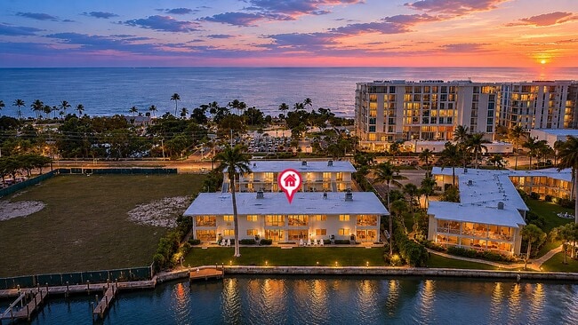 Building Photo - 1550 Gulf Shore Blvd N Unit E6