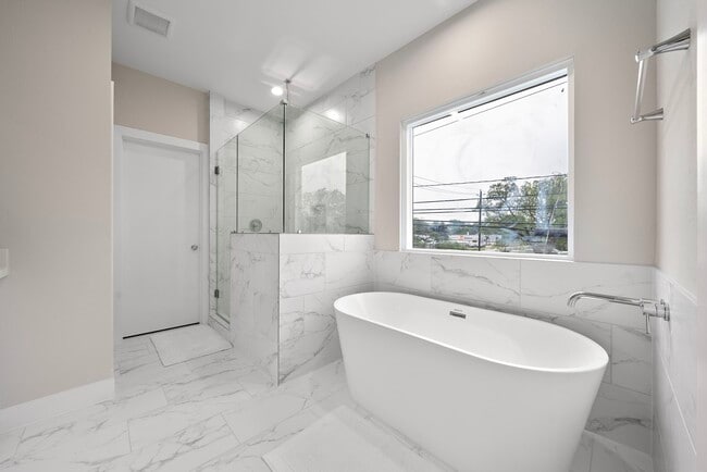 Photo - 8670 Easthaven Blvd