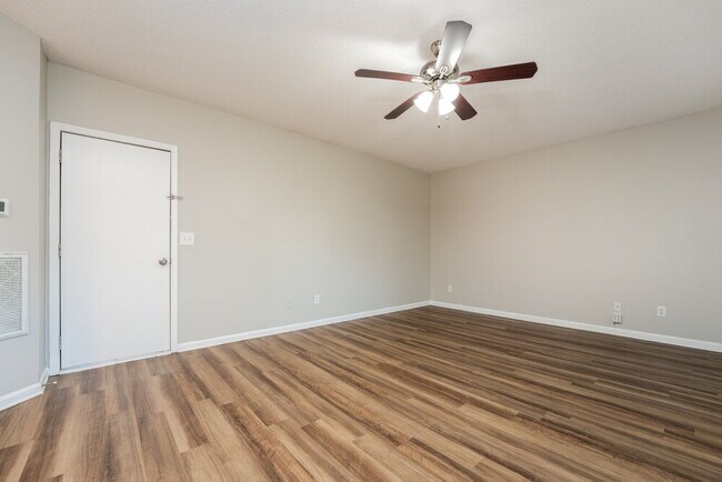 Photo - 4477 S River Cove