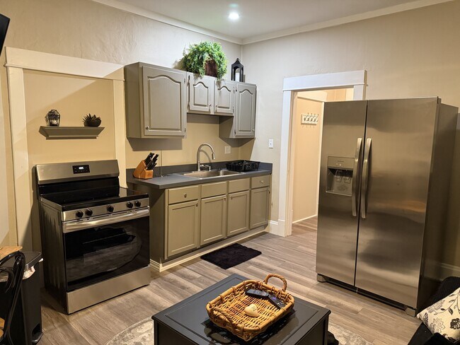 Photo - 609 S Main St Unit 1