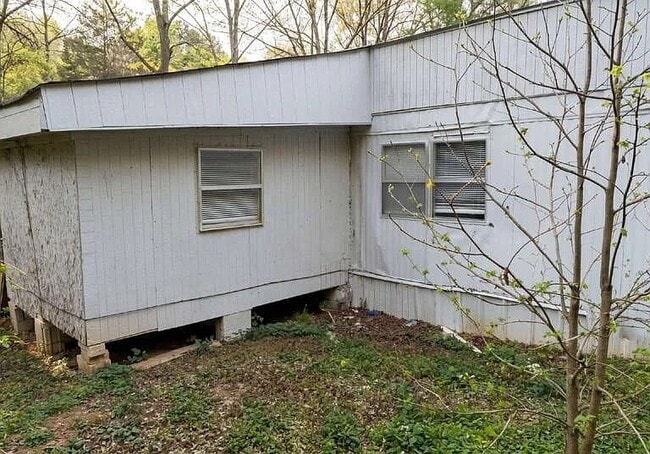 Photo - 122 Collins Rd
