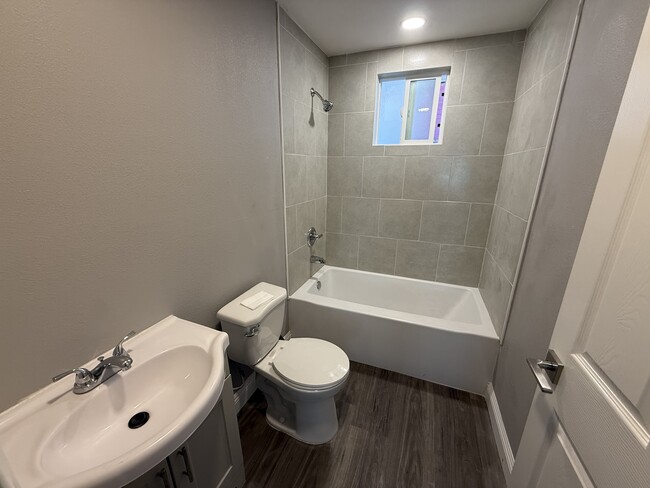 Photo - 3428 S Budlong Ave