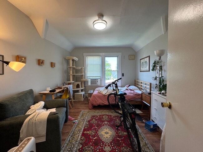 Photo - Renovated Beautiful 2BR Near Yale - Science Hill Unit 4 (3rd Fl)