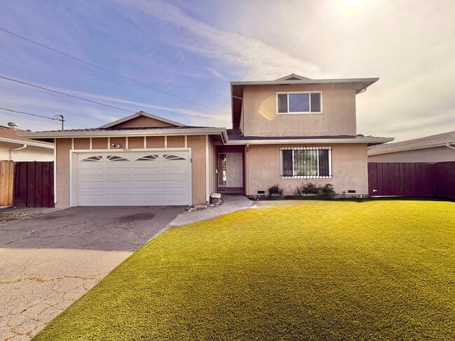 Building Photo - 14550 Acapulco Rd