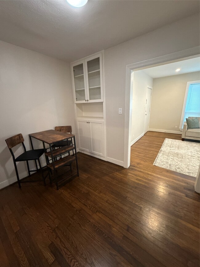 Photo - 4308 Leeland St Unidad 3