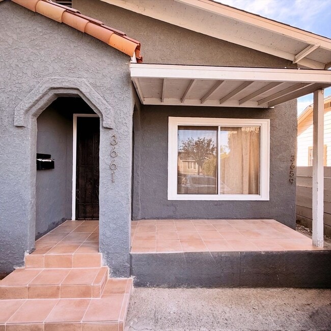 Building Photo - 3659 6th Ave Unit 3661 6th Ave