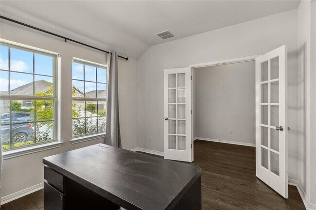 Photo - 420 Blue Oak Blvd