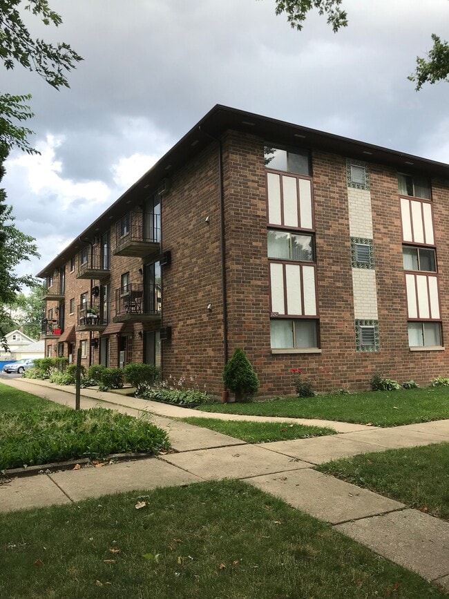 Building Photo - 1030 Dunlop Ave Unit 1 Rental