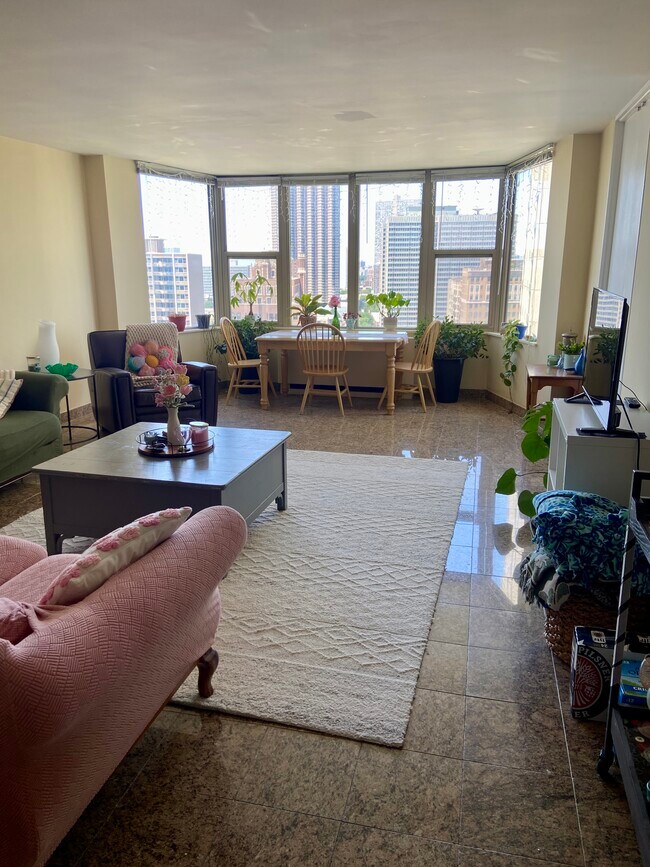 Photo - 525 W Hawthorne Pl Unit 2104