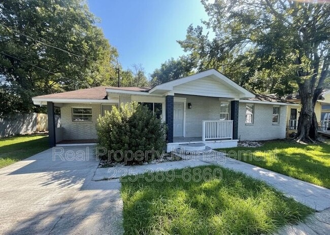 Photo - 9642 Lewis St